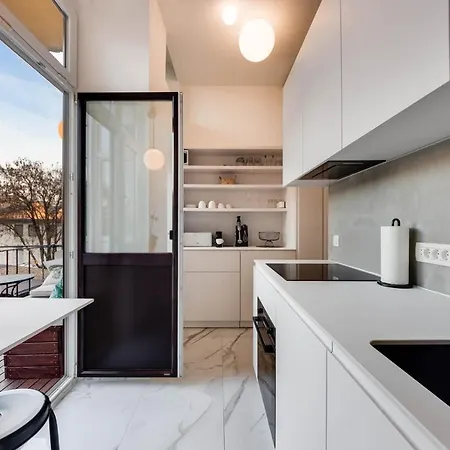 Stylish 2-Bedroom Cufarjeva Apartment With Balcony Apartment