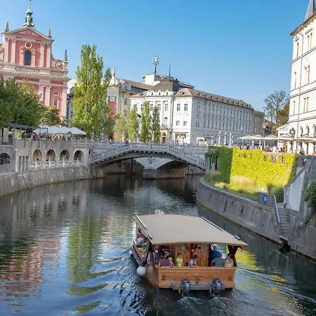 Stylish 2-Bedroom Cufarjeva Apartment With Balcony * Ljubljana